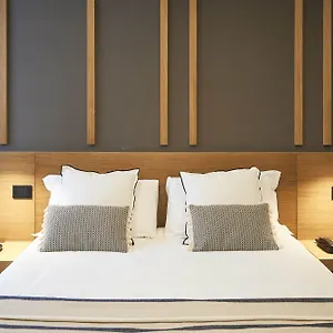 מלון Central Lodge Hotel