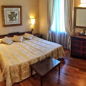 Cecil Hotel